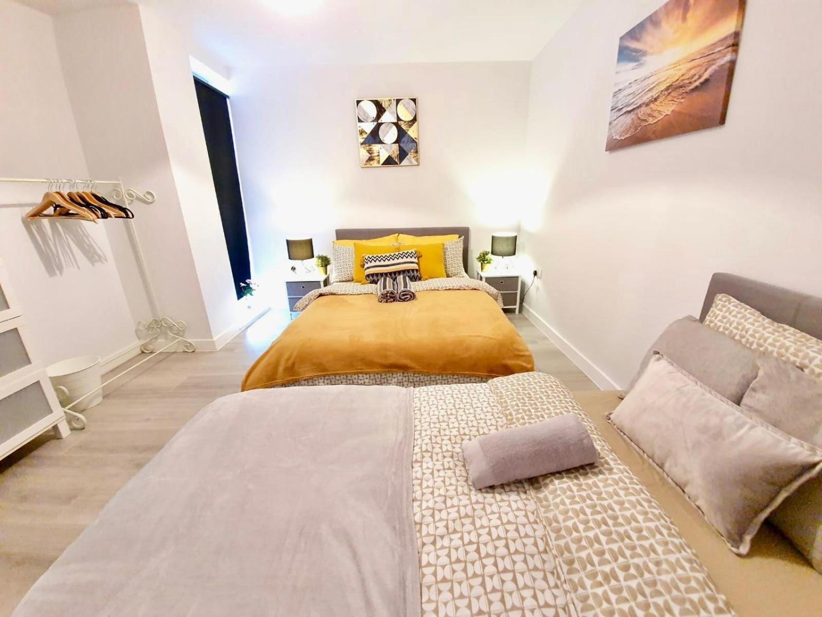 Opp Liverpool - Perfect For Contractors And Travellers, Big Savings Booking 4 Nights Or More! Apartment Room photo